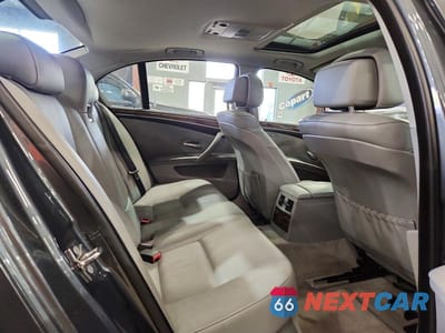 Zdjęcie 10 z 12 samochodu: 2008 BMW 528 XI VIN:WBANV13518CZ53568 - miniatura