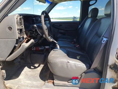 Zdjęcie 7 z 14 samochodu: 2003 CHEV SILVERADO K3500 VIN:1GCJK33G23F106122 - miniatura