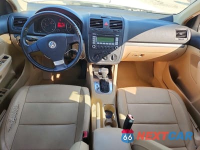 Zdjęcie 8 z 12 samochodu: 2008 VOLKSWAGEN JETTA VIN:3VWRM71KX8M104294 - miniatura
