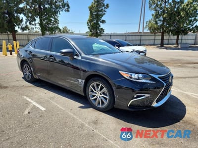 Czwarte zdjęcie samochodu z boku: 2017 LEXUS ES 300H VIN:JTHBW1GG8H2151294 - miniatura