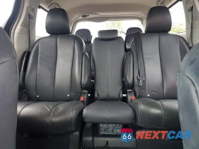 Zdjęcie 10 z 13 samochodu: 2012 TOYOTA SIENNA SPORT VIN:5TDXK3DC5CS240144 - miniatura