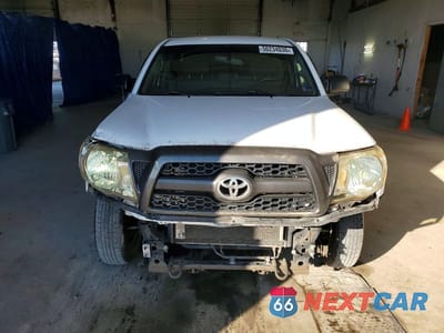 Piąte zdjęcie samochodu w środku: 2011 TOYOTA TACOMA BASE VIN:5TFNX4CN0BX001837 - miniatura