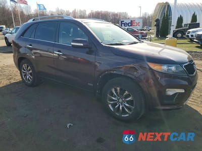 Czwarte zdjęcie samochodu z boku: 2012 KIA SORENTO SX VIN:5XYKWDA29CG274827 - miniatura