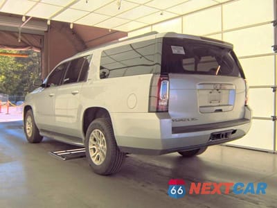 Trzecie zdjęcie samochodu z tyłu: 2017 GMC YUKON XL K1500 SLT VIN:1GKS2GKC2HR152893 - miniatura