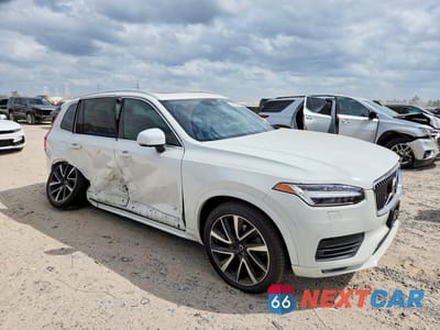 Czwarte zdjęcie samochodu z boku: 2021 VOLVO XC90 T6 MOMENTUM VIN:YV4A22PKXM1769488 - miniatura