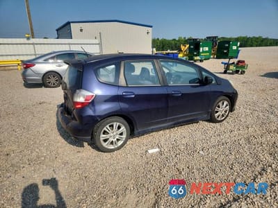 Trzecie zdjęcie samochodu z tyłu: 2009 HONDA FIT SPORT VIN:JHMGE88479S028111 - miniatura