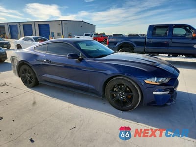 Czwarte zdjęcie samochodu z boku: 2019 FORD MUSTANG VIN:1FA6P8TH4K5112544 - miniatura
