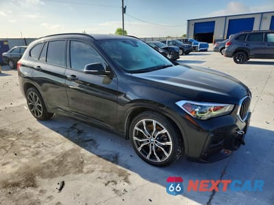 Czwarte zdjęcie samochodu z boku: 2021 BMW X1 SDRIVE28I VIN:WBXJG7C08M3M65444 - miniatura