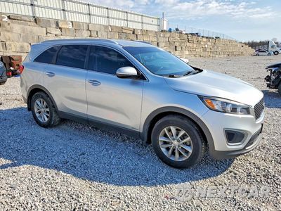 Czwarte zdjęcie samochodu z boku: 2016 KIA SORENTO LX VIN:5XYPGDA35GG097842 - miniatura