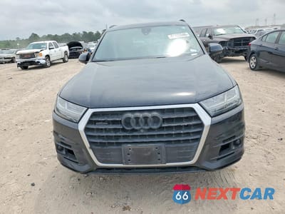 Piąte zdjęcie samochodu w środku: 2018 AUDI Q7 PREMIUM PLUS VIN:WA1LAAF76JD054511 - miniatura