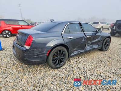 Trzecie zdjęcie samochodu z tyłu: 2018 CHRYSLER 300 LIMITED VIN:2C3CCAKG1JH296569 - miniatura