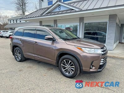 2018 TOYOTA HIGHLANDER XLE 5TDJZRFH0JS905980 - główne zdjęcie licytacji z USA - miniatura
