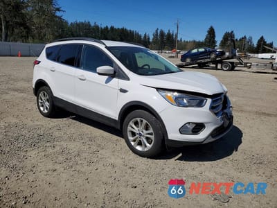 Czwarte zdjęcie samochodu z boku: 2018 FORD ESCAPE SE VIN:1FMCU9GD7JUD37835 - miniatura