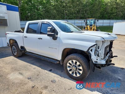 Czwarte zdjęcie samochodu z boku: 2024 CHEVROLET SILVERADO K2500 CUSTOM VIN:2GC4YME79R1239507 - miniatura