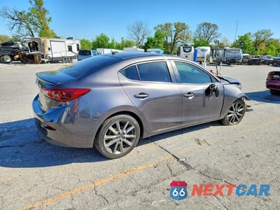 Trzecie zdjęcie samochodu z tyłu: 2018 MAZDA 3 GRAND TOURING VIN:3MZBN1W31JM271565 - miniatura