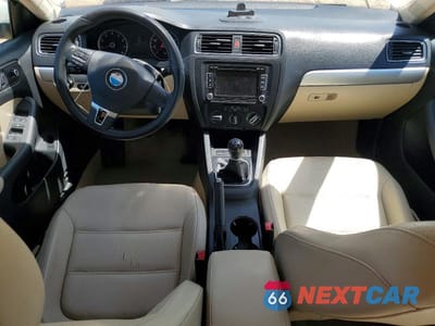 Zdjęcie 8 z 12 samochodu: 2013 VOLKSWAGEN JETTA SE VIN:3VWBX7AJ7DM404823 - miniatura
