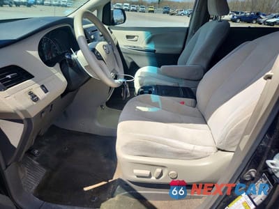 Zdjęcie 7 z 13 samochodu: 2013 TOYOTA SIENNA LE VIN:5TDJK3DC0DS063073 - miniatura
