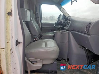 Zdjęcie 10 z 12 samochodu: 2004 FORD ECONOLINE E350 SUPER DUTY CUTAWAY VAN VIN:1FDSE35L24HA05895 - miniatura