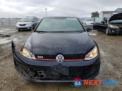 Piąte zdjęcie samochodu w środku: 2016 VOLKSWAGEN GTI S VIN:3VW4T7AU2GM026607 - miniatura