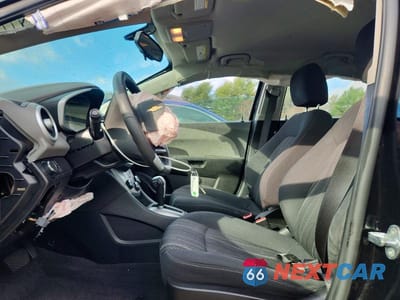 Zdjęcie 7 z 12 samochodu: 2017 CHEVROLET SONIC VIN:1G1JD5SG7H4105261 - miniatura