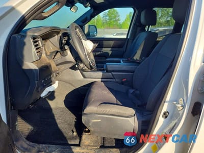 Zdjęcie 7 z 12 samochodu: 2025 TOYOTA TUNDRA SR VIN:5TFKB5AA9SX050364 - miniatura