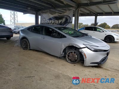 Czwarte zdjęcie samochodu z boku: 2024 TOYOTA PRIUS LE VIN:JTDACAAU7R3019305 - miniatura