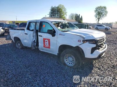 Czwarte zdjęcie samochodu z boku: 2025 CHEVROLET SILVERADO K1500 VIN:1GCUKAED5SZ254637 - miniatura