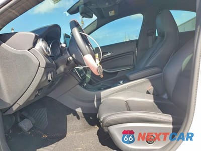 Zdjęcie 7 z 12 samochodu: 2018 MERCEDES-BENZ CLA 250 VIN:WDDSJ4EB7JN592871 - miniatura