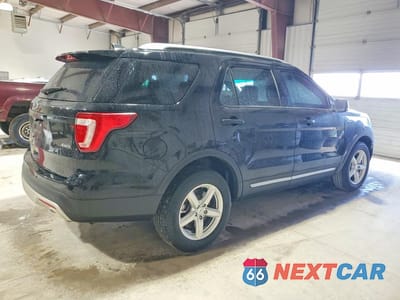 Trzecie zdjęcie samochodu z tyłu: 2016 FORD EXPLORER XLT VIN:1FM5K8D80GGA00950 - miniatura