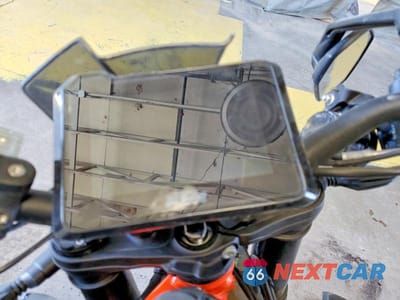Zdjęcie 7 z 8 samochodu: 2020 KTM 1290 SUPER DUKE R VIN:VBKV39403LM925654 - miniatura