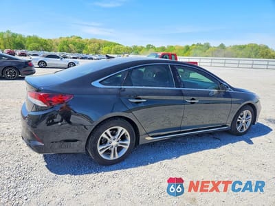 Trzecie zdjęcie samochodu z tyłu: 2018 HYUNDAI SONATA SPORT+ VIN:5NPE34AF3JH713907 - miniatura