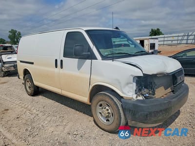Czwarte zdjęcie samochodu z boku: 2025 CHEVROLET EXPRESS 2500 CARGO DELIVERY VAN VIN:1GCWGAFP0S1211115 - miniatura