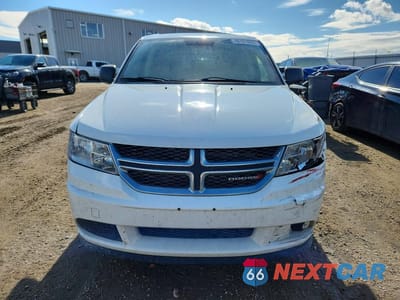 Piąte zdjęcie samochodu w środku: 2016 DODGE JOURNEY SE VIN:3C4PDCAB1GT122402 - miniatura
