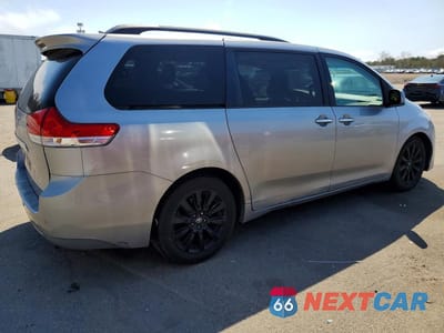 Trzecie zdjęcie samochodu z tyłu: 2011 TOYOTA SIENNA LIMITED 7-PASSENGER VIN:5TDYK3DC7BS007191 - miniatura