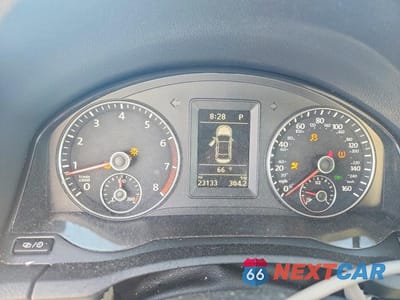 Zdjęcie 9 z 12 samochodu: 2015 VOLKSWAGEN EOS KOMFORT VIN:WVWBW8AH1FV003754 - miniatura
