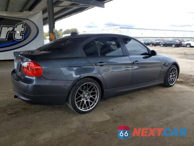 Trzecie zdjęcie samochodu z tyłu: 2006 BMW 325 I VIN:WBAVB135X6PT08321 - miniatura
