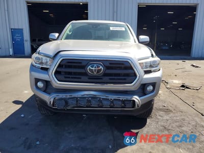 Piąte zdjęcie samochodu w środku: 2018 TOYOTA TACOMA SR5 V6 VIN:5TFAZ5CN8JX071101 - miniatura