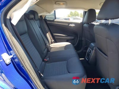 Zdjęcie 10 z 12 samochodu: 2020 CHRYSLER 300 TOURING VIN:2C3CCAAG0LH112176 - miniatura