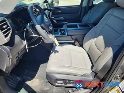 Zdjęcie 7 z 12 samochodu: 2024 TOYOTA TUNDRA SR5 VIN:5TFLA5DB7RX206570 - miniatura