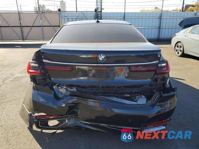 Zdjęcie 6 z 12 samochodu: 2020 BMW 740 I VIN:WBA7T2C09LCD20028 - miniatura