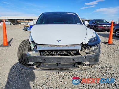 Piąte zdjęcie samochodu w środku: 2022 TESLA MODEL Y VIN:7SAYGAEE5NF517735 - miniatura