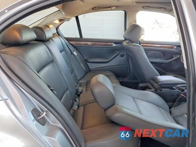 Zdjęcie 10 z 12 samochodu: 2005 BMW 325 I VIN:WBAET37405NJ85231 - miniatura