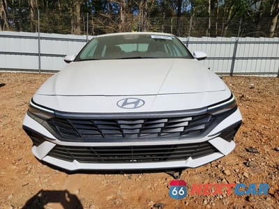Piąte zdjęcie samochodu w środku: 2024 HYUNDAI ELANTRA SEL VIN:KMHLM4DGXRU754184 - miniatura