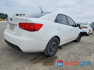 Trzecie zdjęcie samochodu z tyłu: 2012 KIA FORTE LX VIN:KNAFT4A21C5579805 - miniatura