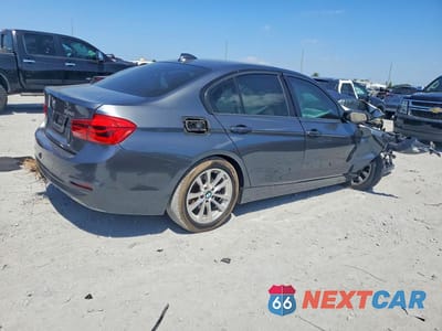 Trzecie zdjęcie samochodu z tyłu: 2017 BMW 320 I VIN:WBA8E1G3XHNU18166 - miniatura