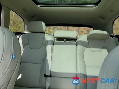 Zdjęcie 10 z 12 samochodu: 2023 VOLVO XC60 ULTIMATE VIN:YV4H60DX0P1391466 - miniatura