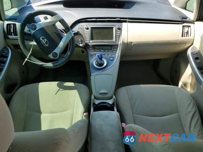 Zdjęcie 8 z 12 samochodu: 2010 TOYOTA PRIUS III VIN:JTDKN3DU3A1092225 - miniatura