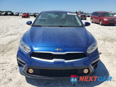 Piąte zdjęcie samochodu w środku: 2021 KIA FORTE LXS VIN:3KPF24AD6ME392329 - miniatura