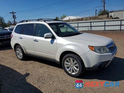 Czwarte zdjęcie samochodu z boku: 2013 SUBARU FORESTER 2.5X PREMIUM VIN:JF2SHACC7DH437161 - miniatura