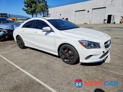 Czwarte zdjęcie samochodu z boku: 2019 MERCEDES-BENZ CLA 250 VIN:WDDSJ4EB5KN719537 - miniatura